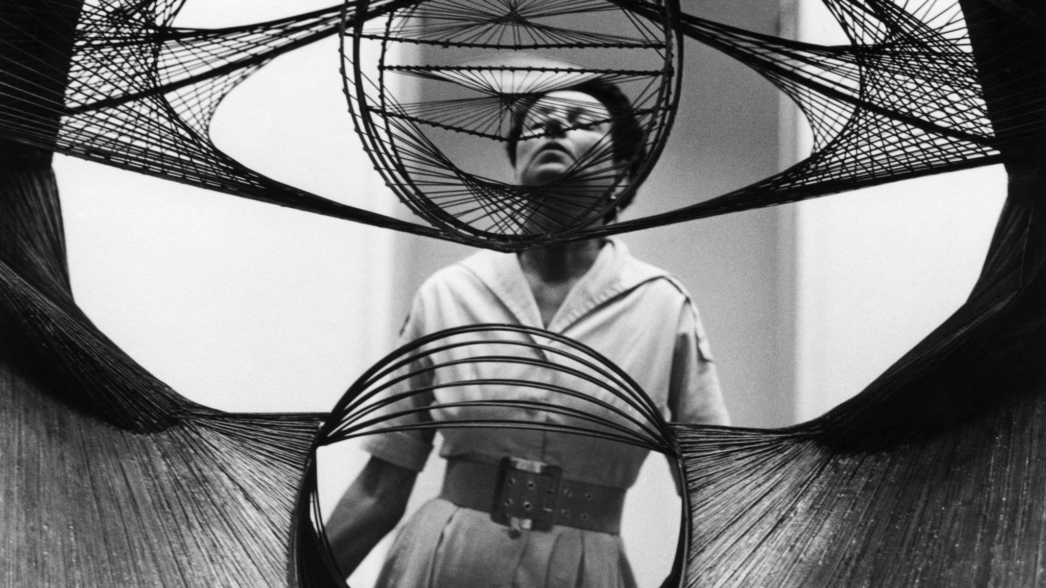 la-et-cam-peggy-guggenheim-art-addict-20151111